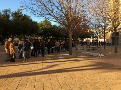 The line formed outside the Fort Worth Convention Center at 8 a.m. Photo by Nicolas Henderson. 