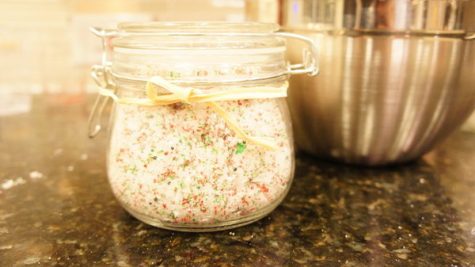 Use this sugar scrub to enhance your skin by making it look soft and glowy. 