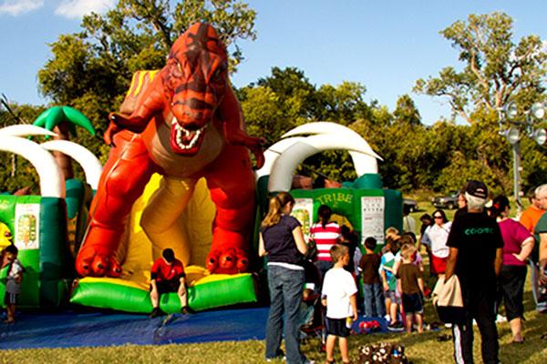 Oak Fest provides fun for entire community