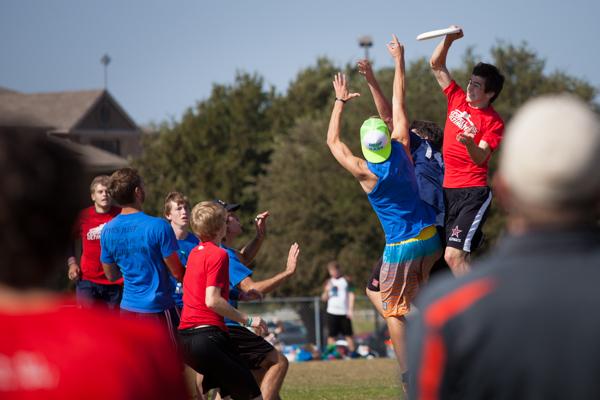 Ultimate Frisbee spins into CHS