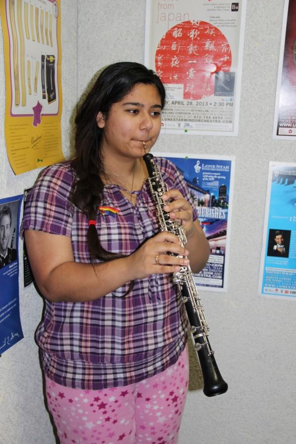 Punjwani practicing her oboe. Photo by Shannon Wilkinson.