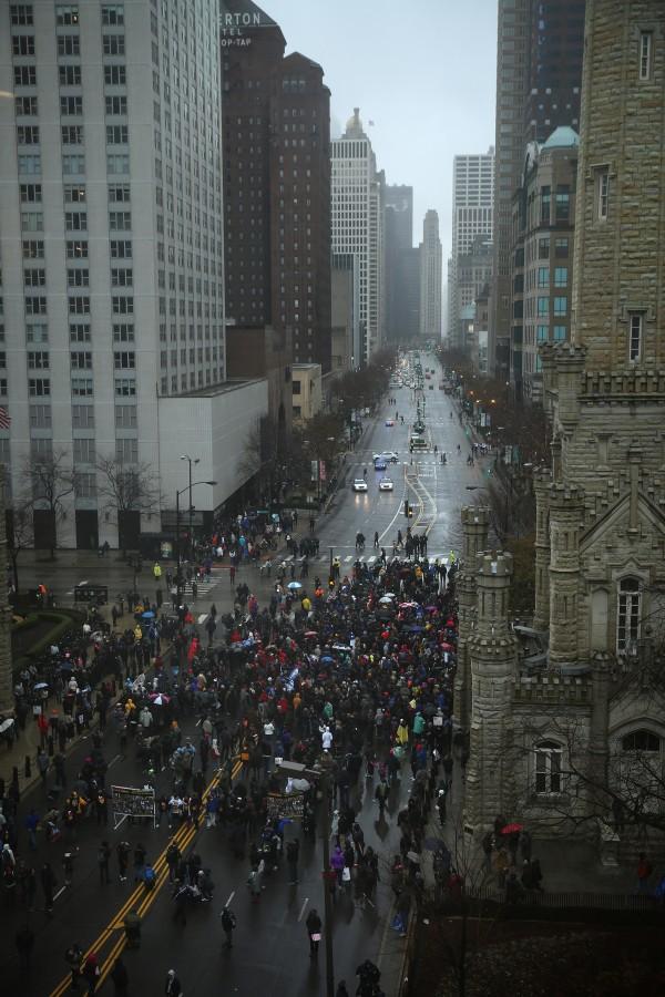Protesters overtake Michigan Avenue in Chicago to protest the killing of Laquan McDonald on Friday, Nov. 27, 2015. (E. Jason Wambsgans/Chicago Tribune/TNS)