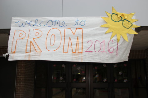 Coppell High School student council hosts the annual banquet on Saturday at New Tech High@Coppell for students at CHS who receive special education. The banquet, commonly mistaken as prom, is held to celebrate the accomplishments of the students at CHS. Photo by Mallorie Munoz.