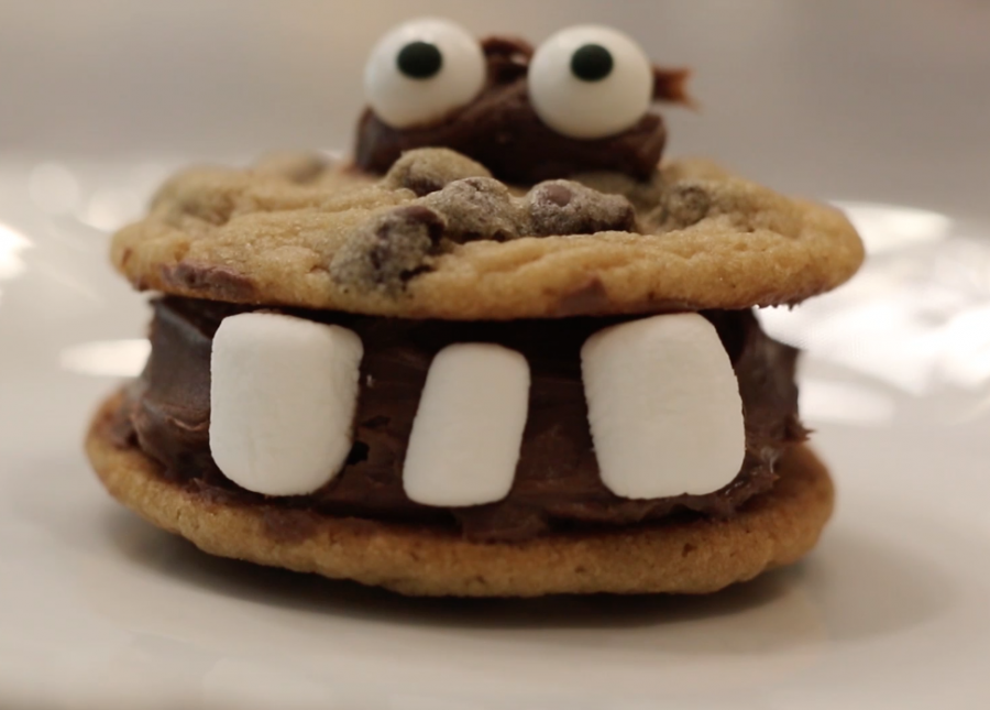 This festive treat is great for any Halloween event or party. This cookie monster dessert is easy to make in just 15 minutes.