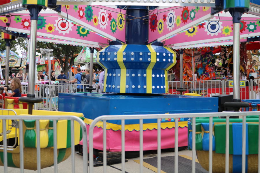 From Sept. 7-9, the St. Ann’s Catholic Church hosted their annual carnival right outside of the church on Samuel Blvd. Since 1993, families flock to the carnival every year to enjoy themselves on rides and eat a variety of food. 