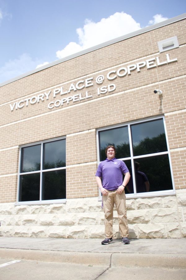 Former Coppell High School graduate Trevor Stange recently graduated from Turning Point, a Coppell ISD program at Victory Place. Stange, an offensive lineman, signed to play football at Kansas State in December.  