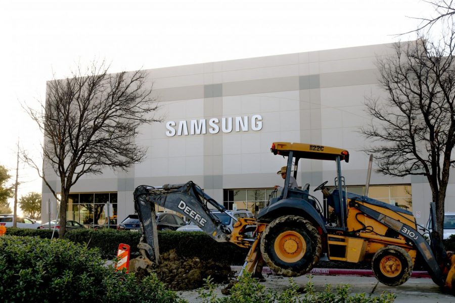 Samsung+Electronics+is+expanding+its+warehouse+located+in+Coppell+to+add+more+office+and+storage+space.+The+renovations+are+scheduled+to+be+complete+by+April+30+at+cost+of+%243.8+million.