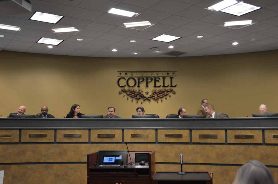 Coppell+City+Council+members+discuss+potential+decrease+in+annual+revenue+for+Coppell+at+the+meeting+at+Town+Center+yesterday.+Issues+such+as+a+possible+16%25+decrease+in+revenue+and+the+process+of+answering+census+questions+were+discussed.