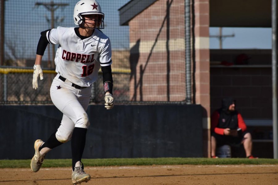 Coppell+junior+shortstop+Sydney+Ingle+runs+to+first+base+against+Cedar+Hill+on+March+7+at+the+Coppell+ISD+Softball+Complex.+Ingle+was+nominated+as+VYPE+DFW+2020+Preseason+Softball+Player+of+the+Year.+