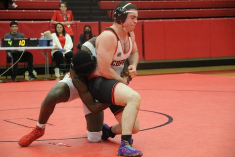Wrestling dual with Grapevine ends with tie