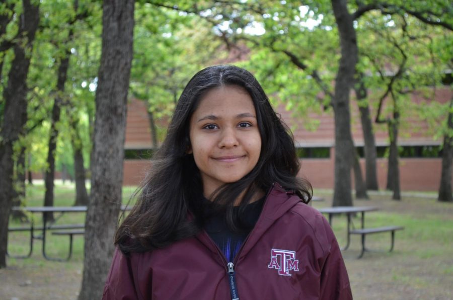 Coppell+High+School+junior+Tia+Pandey+participated+in+state+finals+for+the+Texas+Visual+Arts+Scholastic+Event+%28VASE%29+on+April+23-24.+Pandey+is+one+of+nine+state+finalists+from+Coppell.+
