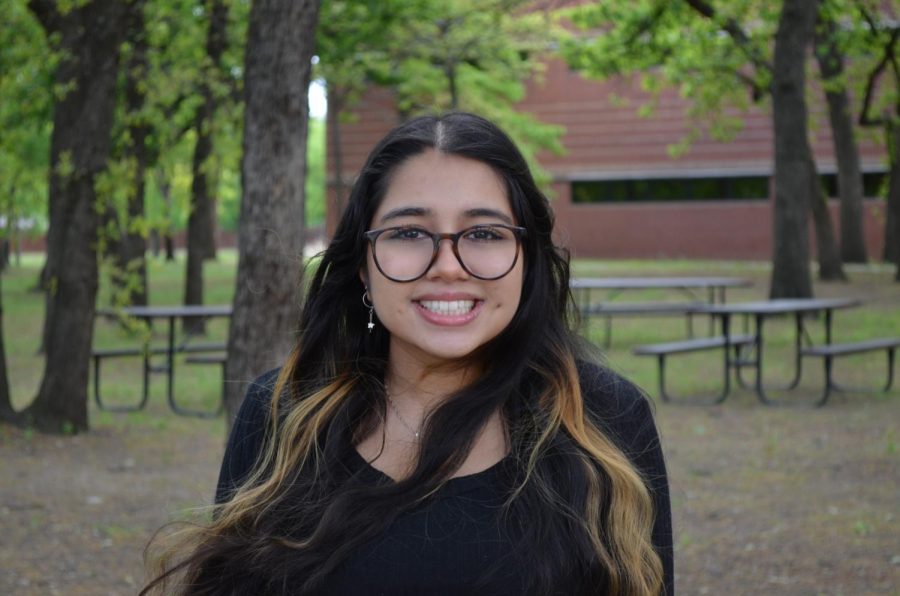 Coppell+High+School+junior+Jaserah+Chowdhury+participated+in+state+finals+for+the+Texas+Visual+Arts+Scholastic+Event+%28VASE%29+on+April+23-24.+Chowdhury+is+one+of+nine+state+finalists+from+Coppell.