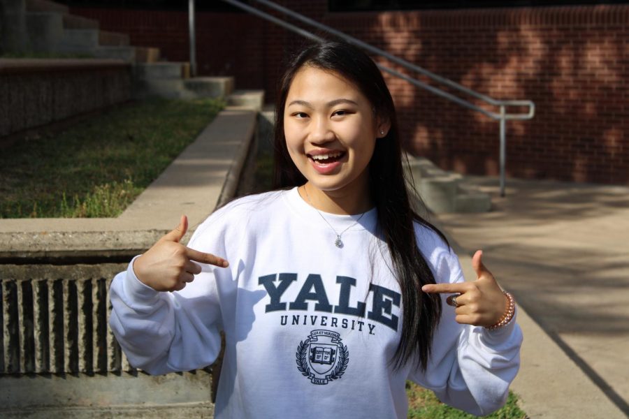 Coppell+High+School+senior+Helen+Tan+is+ranked+No.+5+in+the+CHS+class+of+2021.+Tan+will+attend+Yale+University+for+fencing.+Though+her+major+is+undecided%2C+she+is+considering+either+molecular+and+developmental+biology+or+sociology.++