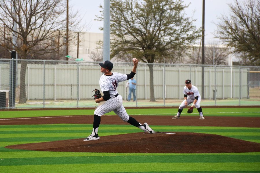 Coppell+senior+pitcher+Landry+Fee+pitches+against+Frisco+Memorial+at+Coppell+ISD+Baseball%2FSoftball+Complex+on+March+4.+The+Cowboys+host+Flower+Mound+Marcus+tomorrow+with+first+pitch+at+7%3A30.