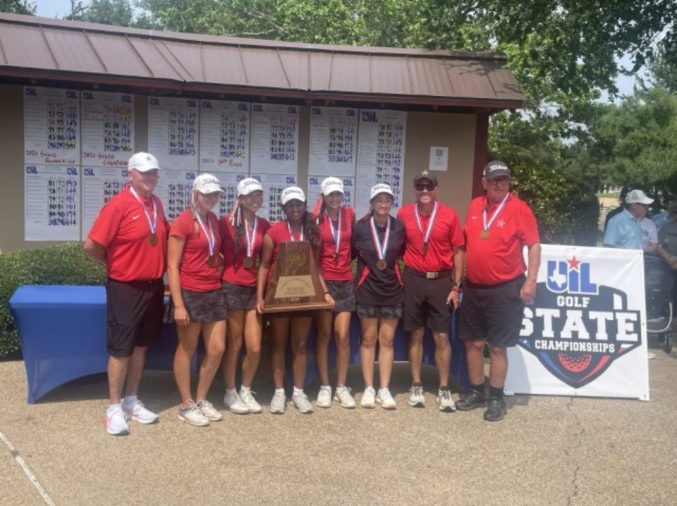 The+Coppell+girls+golf+team+receives+its+UIL+Class+6A+third+place+trophy.+On+May+6-7%2C+the+Coppell+girls+golf+team+competed+at+the+UIL+Class+6A+Championship+in+White+Wing+Golf+Club+in+Georgetown.+Photo+courtesy+Coppell+ISD.%0A