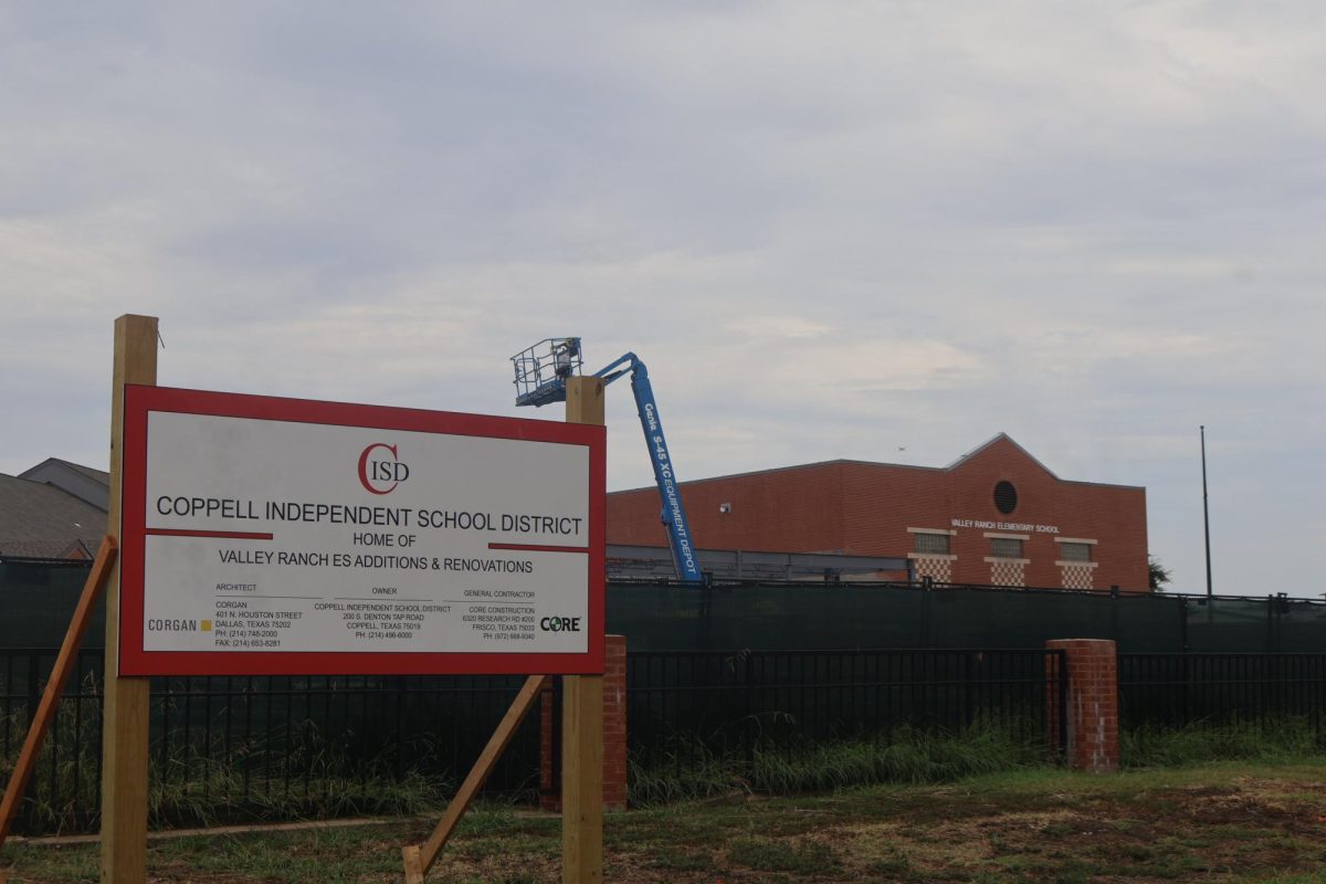 The entrance of Valley Ranch Elementary School is blocked off with fencing separating construction from the main school. Valley Ranch Elementary is undergoing renovations and construction until August 2025, with second and fourth grade located in external portable classrooms.