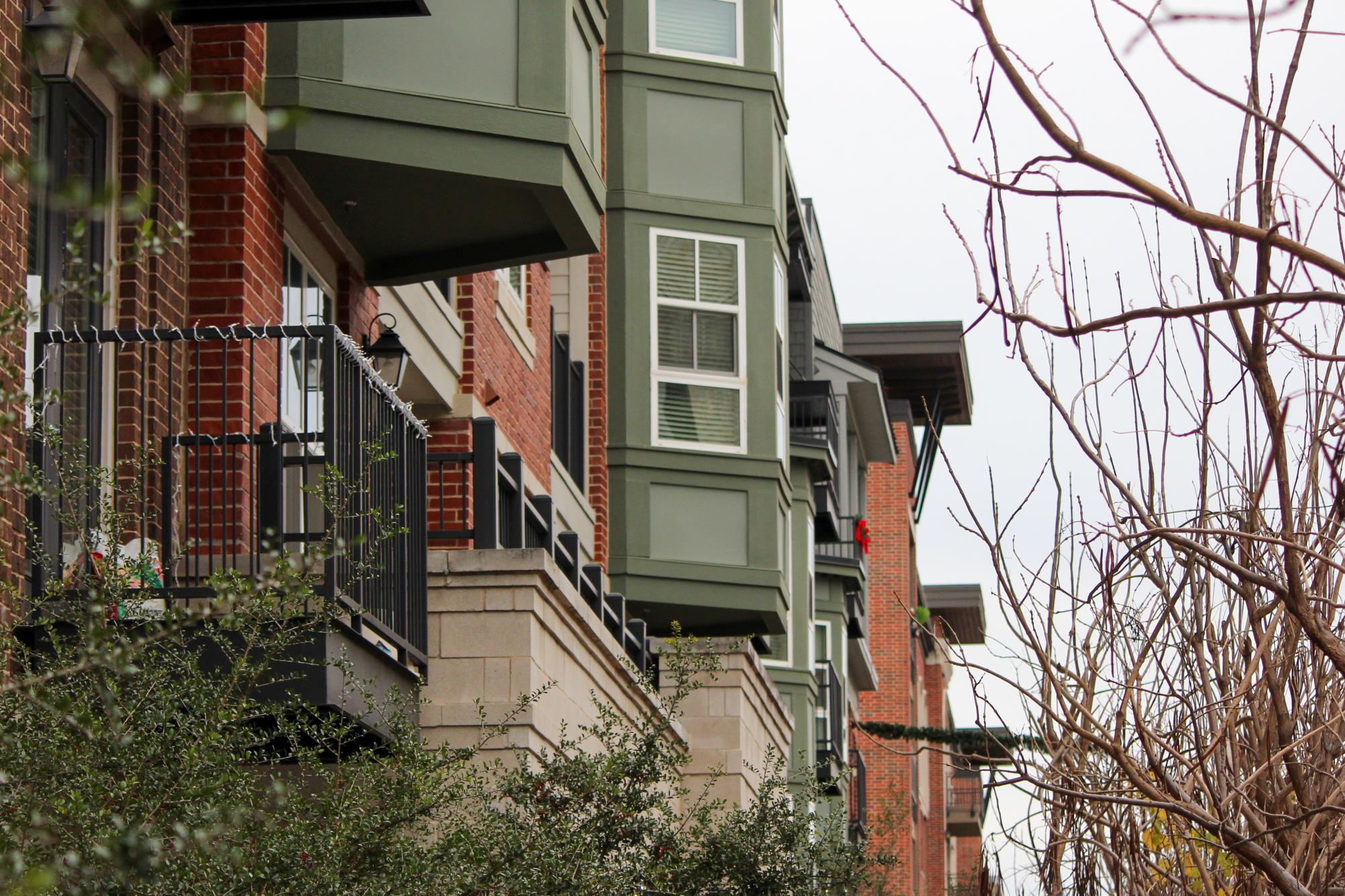 Apartments designed by the Billingsley Company in Cypress Waters feature New Urbanist motifs, an architectural philosophy focused on density, aesthetics and walkability. North Lake and the bordering Cypress Waters development carry a complex history involving construction and controversy.