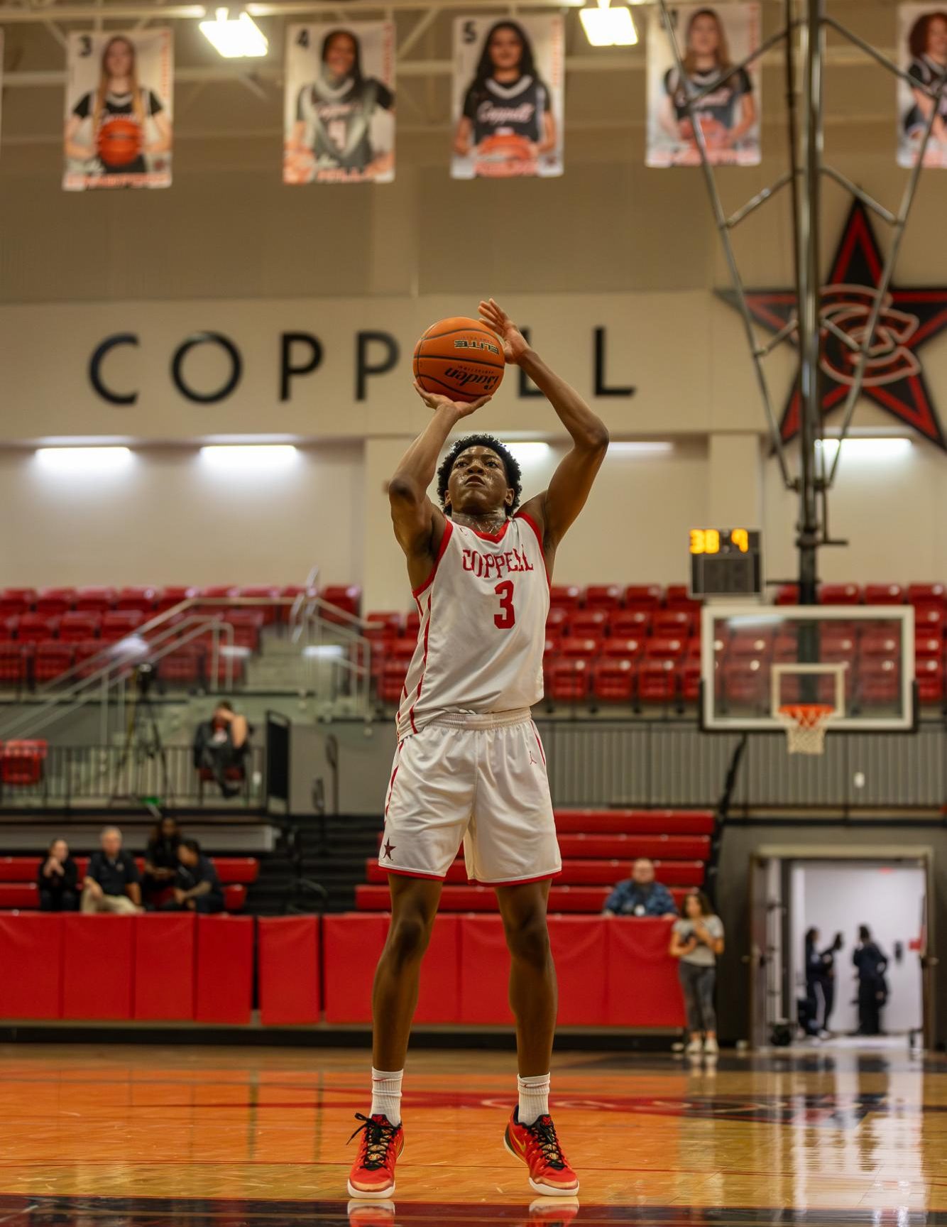 Coppell senior guard Sibu Socks gains knowledge of the inevitable. For Black History Month, The Sidekick’s Reece Murry examines how Coppell athletes and coaches handle the stereotypes associated with Black excellence. 
