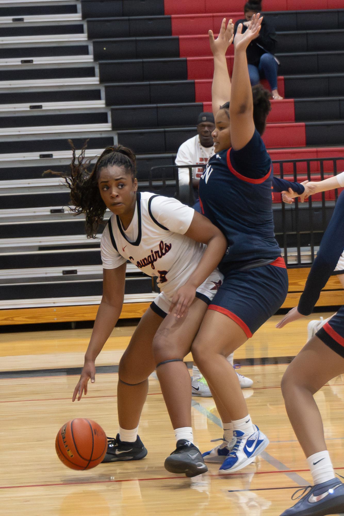 Coppell junior guard Lauren VanPelt has felt limited to her athletic ability. For Black History Month, The Sidekick’s Reece Murry examines how Coppell athletes and coaches handle the stereotypes associated with Black excellence. 